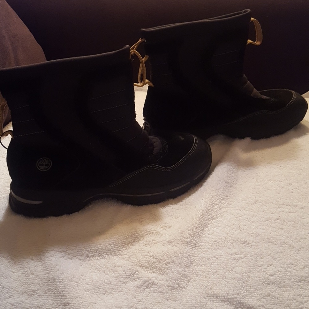 Boys Timberland Boots (Size 6)